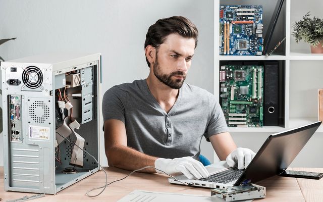 Oprava a servis počítačů